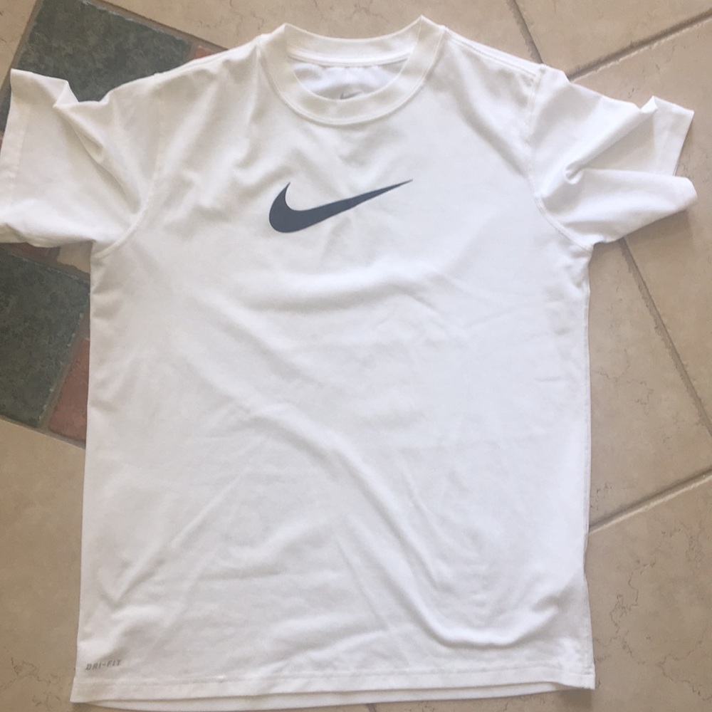 Nike tee
